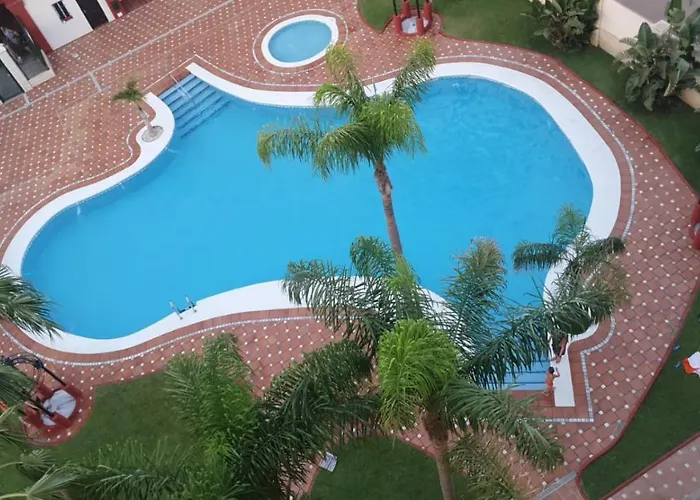 Precioso Atico A Pie De Playa Con Piscina.